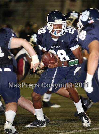 Thumbnail 3 in Loyola vs. Alemany photogallery.