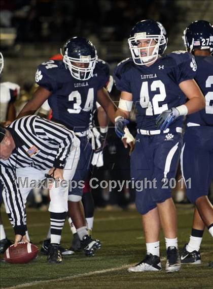 Thumbnail 3 in Loyola vs. Alemany photogallery.