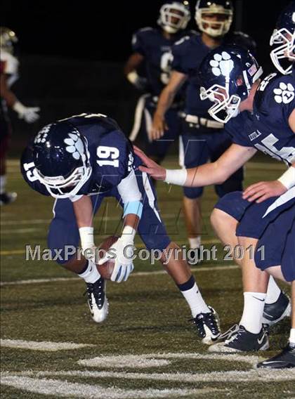 Thumbnail 3 in Loyola vs. Alemany photogallery.