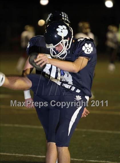 Thumbnail 3 in Loyola vs. Alemany photogallery.
