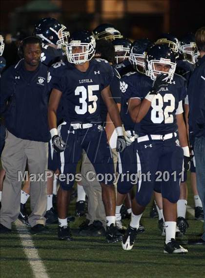 Thumbnail 2 in Loyola vs. Alemany photogallery.
