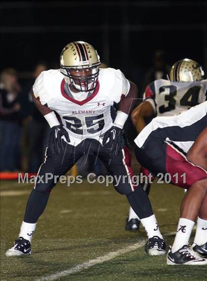 Thumbnail 2 in Loyola vs. Alemany photogallery.