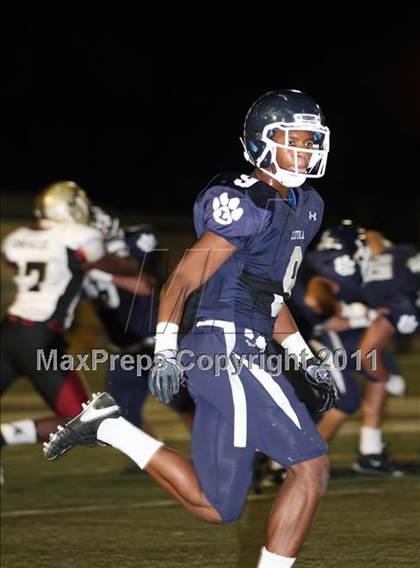 Thumbnail 3 in Loyola vs. Alemany photogallery.