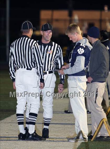 Thumbnail 1 in Loyola vs. Alemany photogallery.