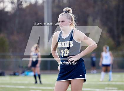 Thumbnail 3 in Western Branch vs. Yorktown (VHSL Class 6 State Semifinal) photogallery.