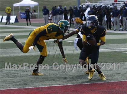 Thumbnail 2 in Taft vs. Friendship Collegiate  (Skyline Chili Crosstown Showdown) photogallery.