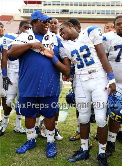 Thumbnail 2 in Crenshaw vs. Carson (CIF LA Section City D1 Final) photogallery.