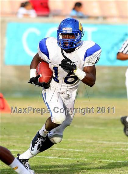 Thumbnail 2 in Crenshaw vs. Carson (CIF LA Section City D1 Final) photogallery.