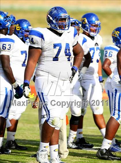 Thumbnail 3 in Crenshaw vs. Carson (CIF LA Section City D1 Final) photogallery.