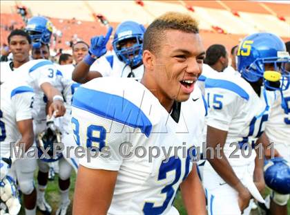 Thumbnail 1 in Crenshaw vs. Carson (CIF LA Section City D1 Final) photogallery.
