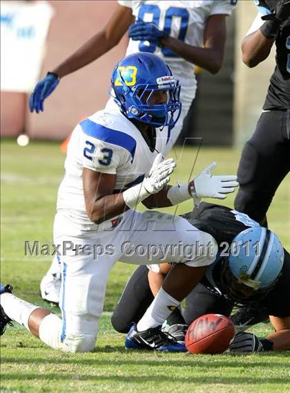 Thumbnail 2 in Crenshaw vs. Carson (CIF LA Section City D1 Final) photogallery.