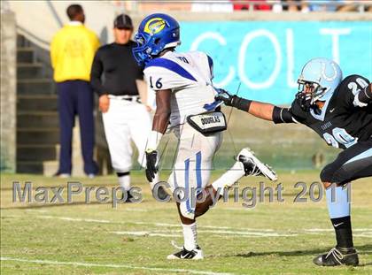 Thumbnail 3 in Crenshaw vs. Carson (CIF LA Section City D1 Final) photogallery.