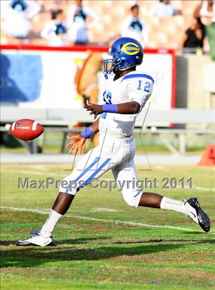Thumbnail 3 in Crenshaw vs. Carson (CIF LA Section City D1 Final) photogallery.