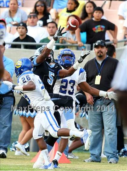 Thumbnail 3 in Crenshaw vs. Carson (CIF LA Section City D1 Final) photogallery.