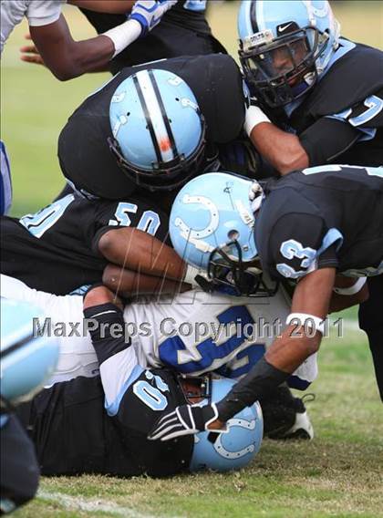 Thumbnail 3 in Crenshaw vs. Carson (CIF LA Section City D1 Final) photogallery.