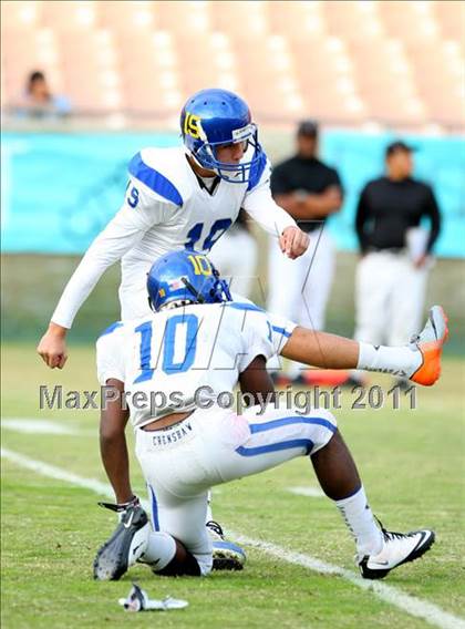 Thumbnail 1 in Crenshaw vs. Carson (CIF LA Section City D1 Final) photogallery.