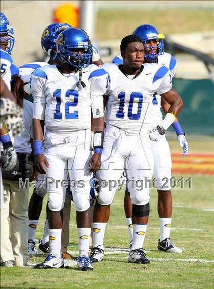 Thumbnail 2 in Crenshaw vs. Carson (CIF LA Section City D1 Final) photogallery.