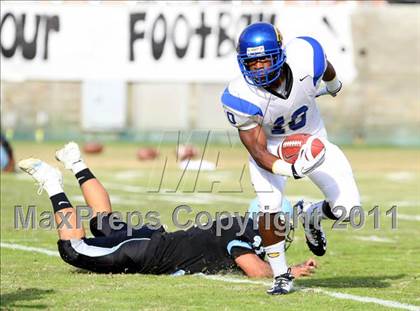 Thumbnail 2 in Crenshaw vs. Carson (CIF LA Section City D1 Final) photogallery.