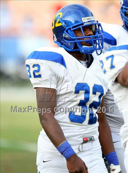 Thumbnail 2 in Crenshaw vs. Carson (CIF LA Section City D1 Final) photogallery.