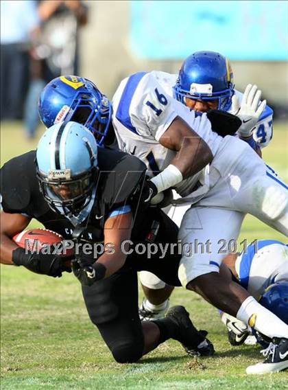 Thumbnail 3 in Crenshaw vs. Carson (CIF LA Section City D1 Final) photogallery.