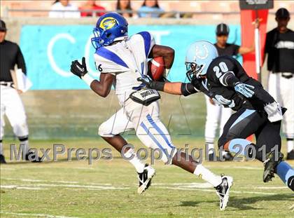 Thumbnail 2 in Crenshaw vs. Carson (CIF LA Section City D1 Final) photogallery.