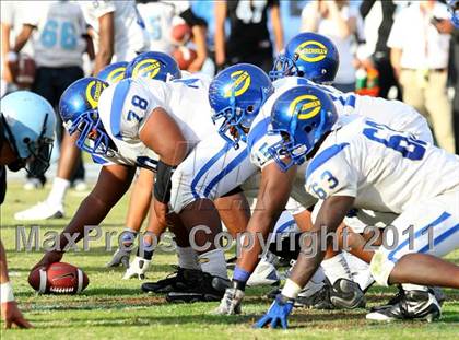 Thumbnail 3 in Crenshaw vs. Carson (CIF LA Section City D1 Final) photogallery.