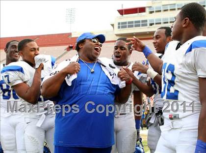 Thumbnail 1 in Crenshaw vs. Carson (CIF LA Section City D1 Final) photogallery.