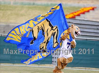 Thumbnail 1 in Crenshaw vs. Carson (CIF LA Section City D1 Final) photogallery.