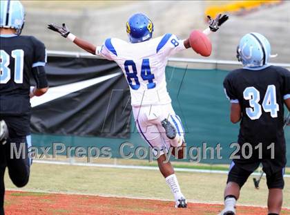 Thumbnail 1 in Crenshaw vs. Carson (CIF LA Section City D1 Final) photogallery.