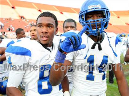 Thumbnail 2 in Crenshaw vs. Carson (CIF LA Section City D1 Final) photogallery.