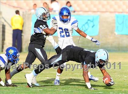 Thumbnail 2 in Crenshaw vs. Carson (CIF LA Section City D1 Final) photogallery.