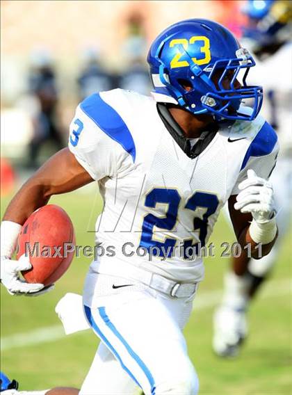 Thumbnail 2 in Crenshaw vs. Carson (CIF LA Section City D1 Final) photogallery.