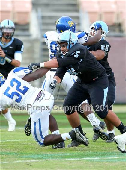 Thumbnail 3 in Crenshaw vs. Carson (CIF LA Section City D1 Final) photogallery.