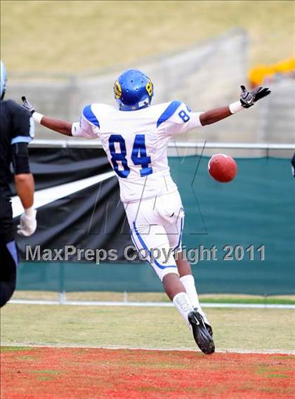 Thumbnail 2 in Crenshaw vs. Carson (CIF LA Section City D1 Final) photogallery.