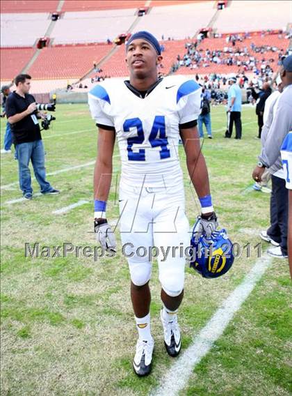 Thumbnail 2 in Crenshaw vs. Carson (CIF LA Section City D1 Final) photogallery.