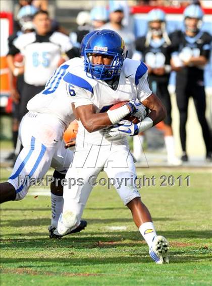 Thumbnail 1 in Crenshaw vs. Carson (CIF LA Section City D1 Final) photogallery.