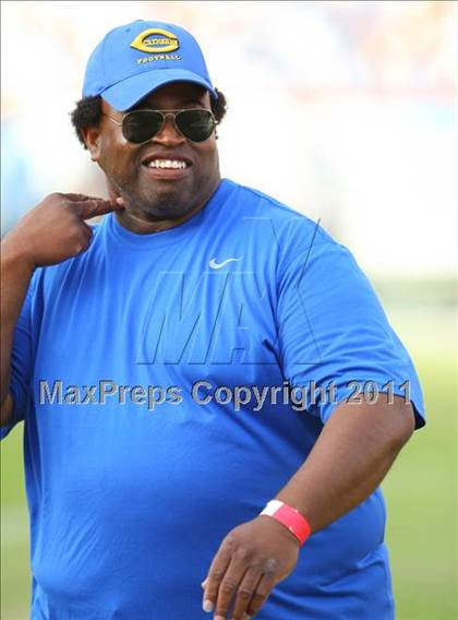 Thumbnail 2 in Crenshaw vs. Carson (CIF LA Section City D1 Final) photogallery.