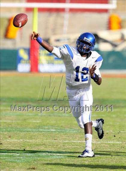 Thumbnail 3 in Crenshaw vs. Carson (CIF LA Section City D1 Final) photogallery.