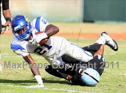 Thumbnail 3 in Crenshaw vs. Carson (CIF LA Section City D1 Final) photogallery.