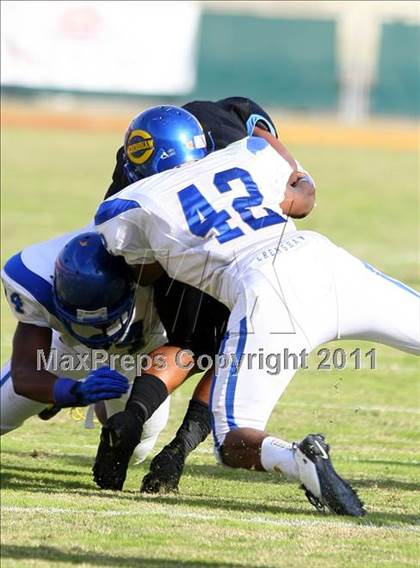 Thumbnail 1 in Crenshaw vs. Carson (CIF LA Section City D1 Final) photogallery.