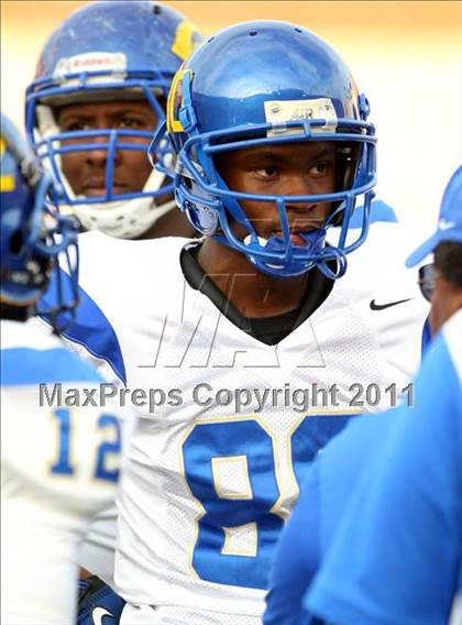 Thumbnail 1 in Crenshaw vs. Carson (CIF LA Section City D1 Final) photogallery.