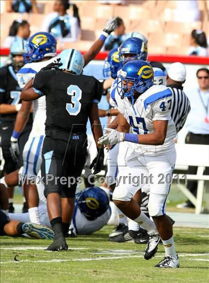 Thumbnail 1 in Crenshaw vs. Carson (CIF LA Section City D1 Final) photogallery.