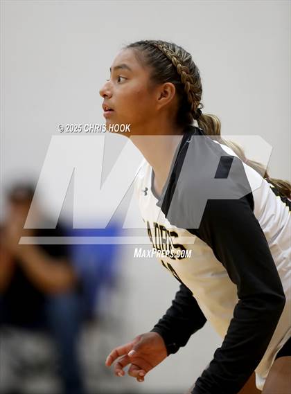 Thumbnail 2 in South Mountain vs Marcos de Niza (Florence Invitational) photogallery.