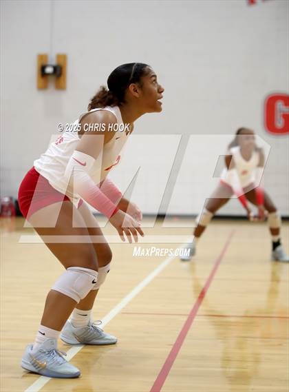 Thumbnail 2 in South Mountain vs Marcos de Niza (Florence Invitational) photogallery.