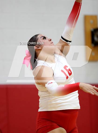 Thumbnail 3 in South Mountain vs Marcos de Niza (Florence Invitational) photogallery.