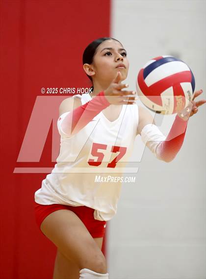Thumbnail 2 in South Mountain vs Marcos de Niza (Florence Invitational) photogallery.