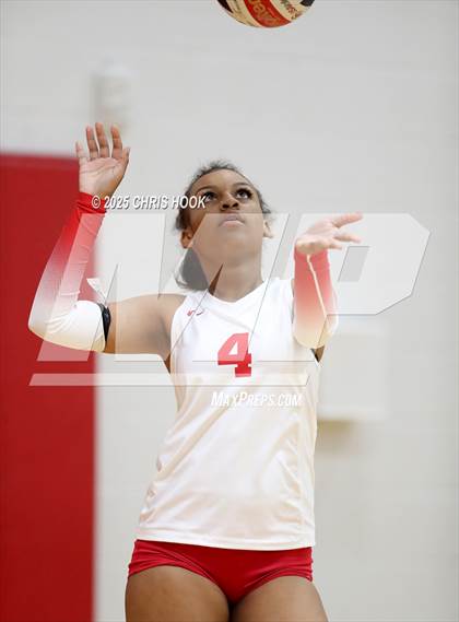 Thumbnail 2 in South Mountain vs Marcos de Niza (Florence Invitational) photogallery.