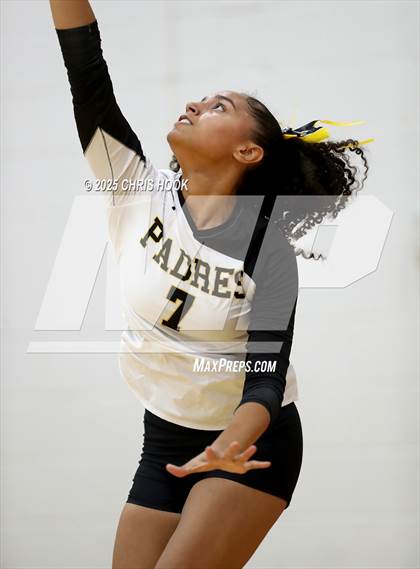 Thumbnail 3 in South Mountain vs Marcos de Niza (Florence Invitational) photogallery.