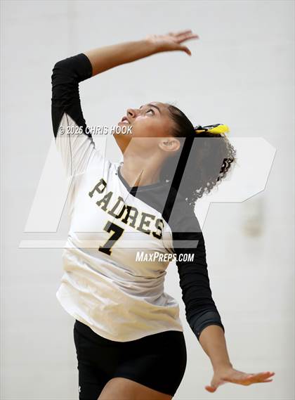 Thumbnail 2 in South Mountain vs Marcos de Niza (Florence Invitational) photogallery.