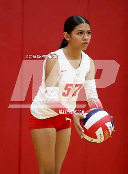 Thumbnail 1 in South Mountain vs Marcos de Niza (Florence Invitational) photogallery.